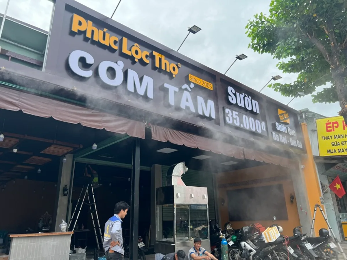 Hệ thống phun sương quán cơm văn phòng thực tế